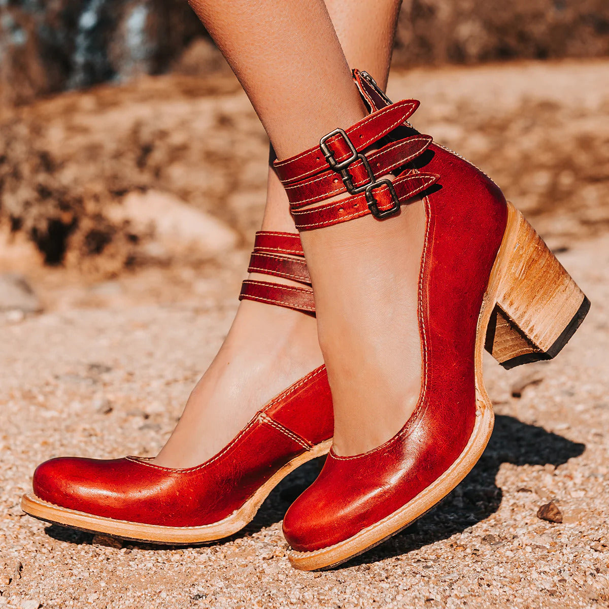 Scarpe da donna retrò con cinturino alla caviglia – tacco a blocco e punta tonda